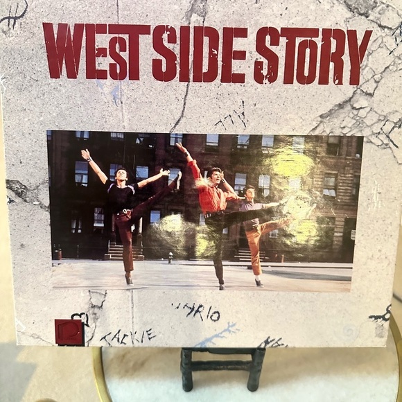 West Side Story Laser Disc - Picture 1 of 7